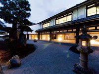 �G�[�XJTB�F���̏h�F��Όb